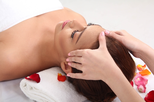 シワ・タルミ・フェイスライン引き上げ弾筋ストレッチフェイシャルコース